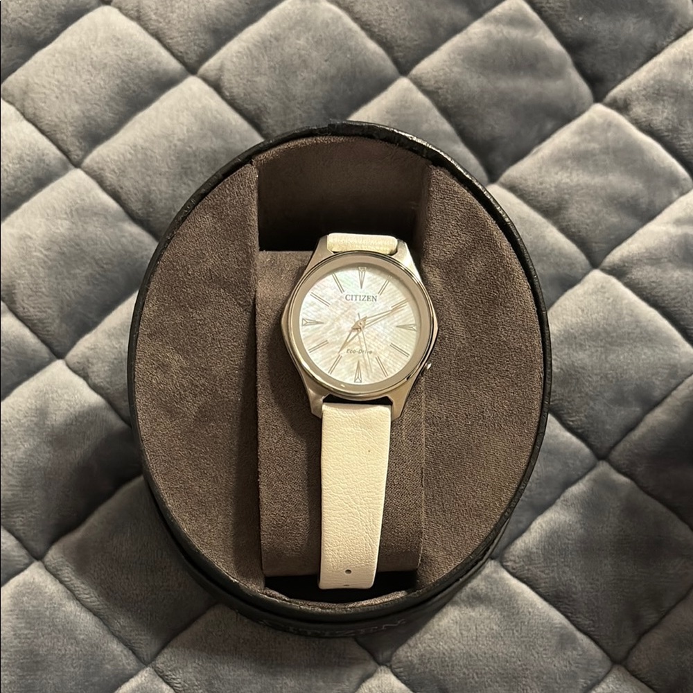 Citizen Cream and Silver Elegant Analog Watch
